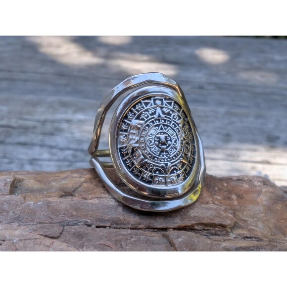 Vintage Aztec Calendar Ring, Southwestern Silver Ring Size 8 - Picture 9 of 10